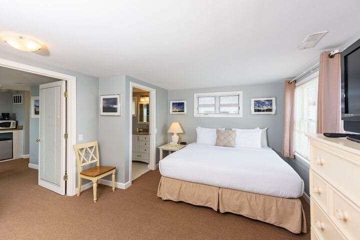 Room 34 of 104