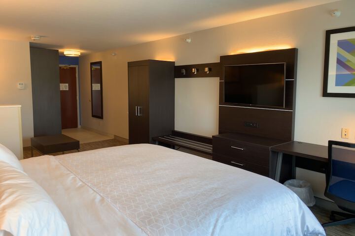 Room 27 of 45