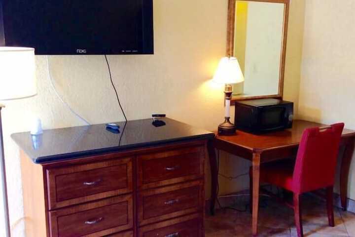 Room 8 of 19