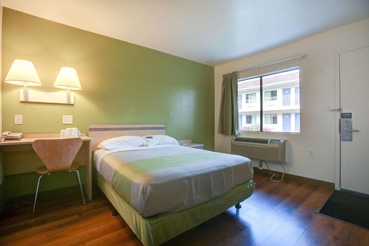 Room 26 of 28
