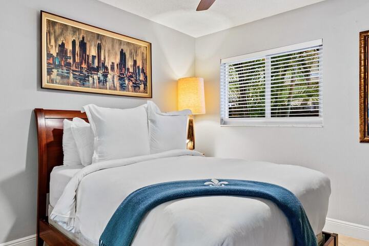 Wilton Manors 2BR Charm Walk to the Drive