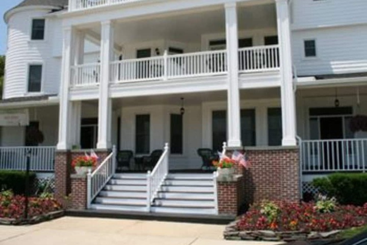 Hotel 4 of 191