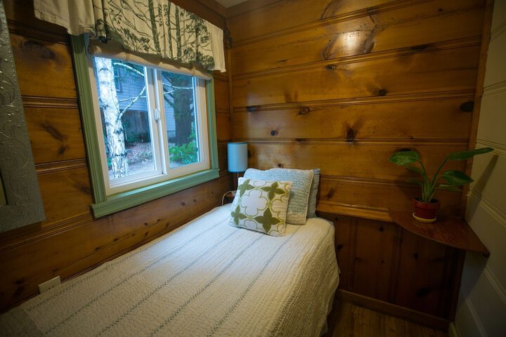 Room 127 of 236