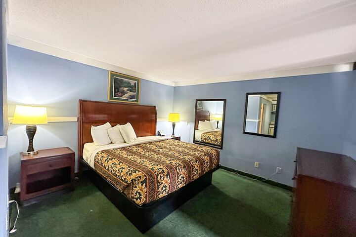 Room 17 of 26