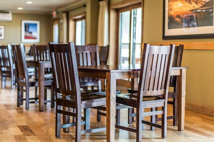 Yellowstone Valley Lodge an Ascend Collection Hotel