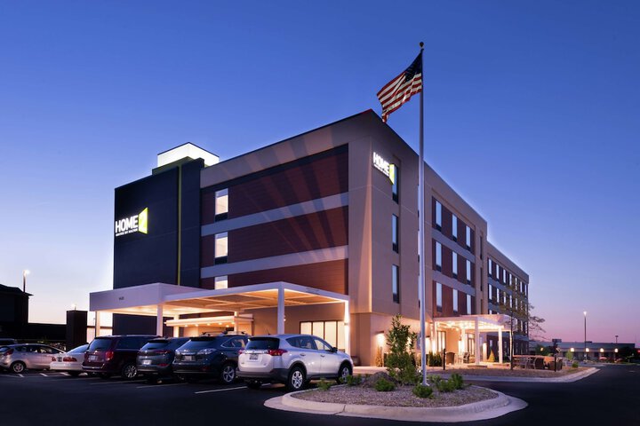 Hotel 4 of 58