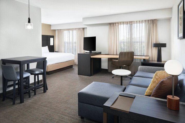 Room 17 of 25