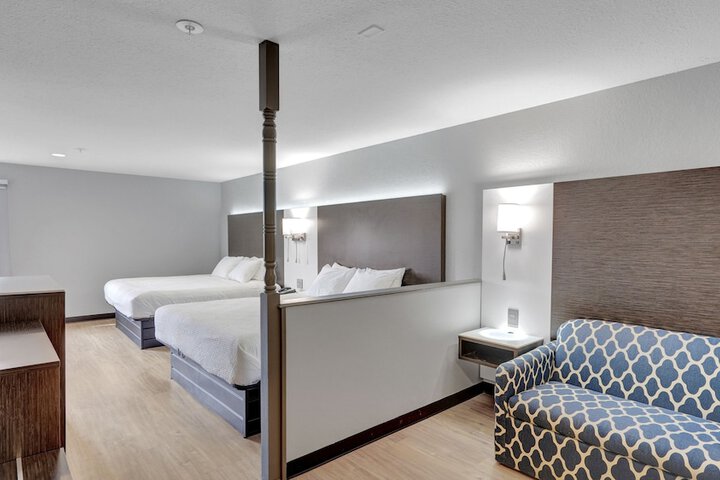 Room 30 of 43
