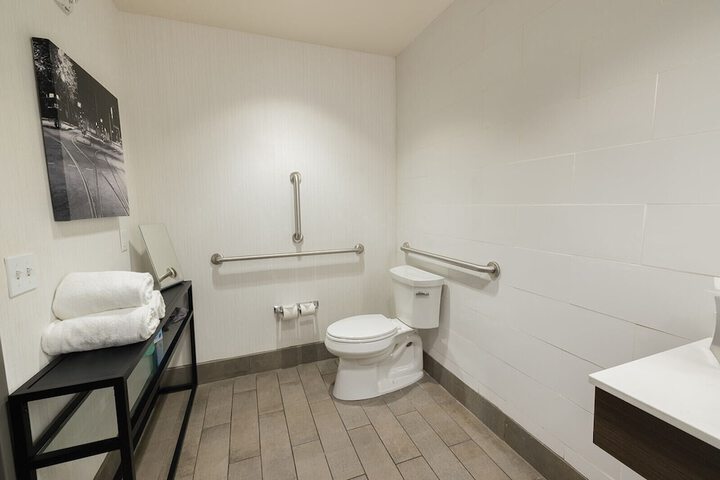 Room 34 of 75