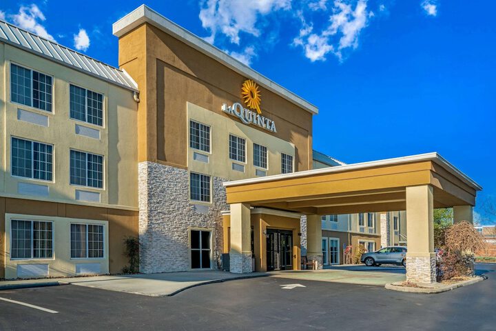 La Quinta Inn & Suites by Wyndham Knoxville North I-75