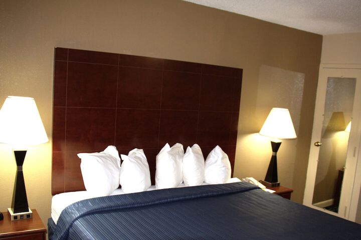 Room 12 of 15