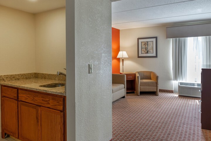 Room 11 of 29