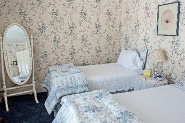 Room 26 of 70