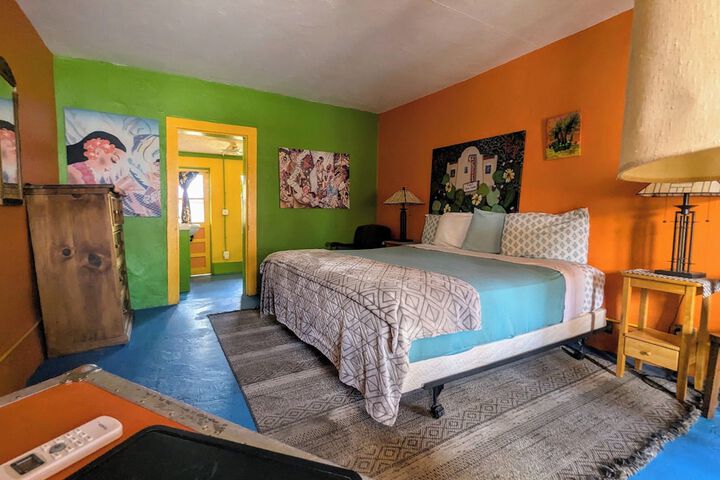 Room 81 of 286