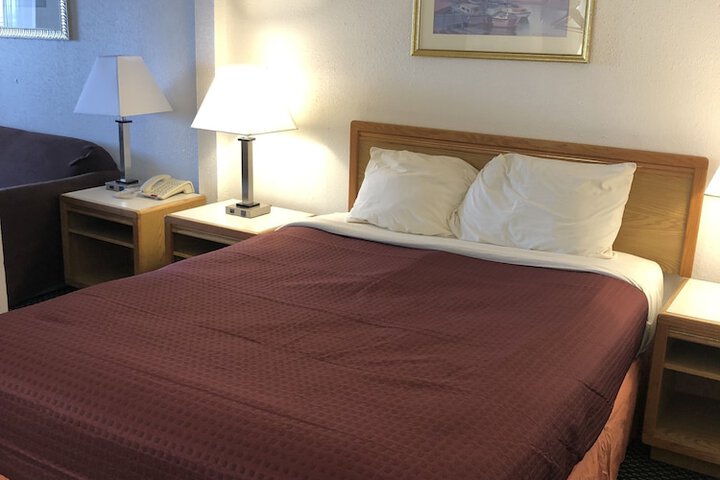 Four Winds Motel