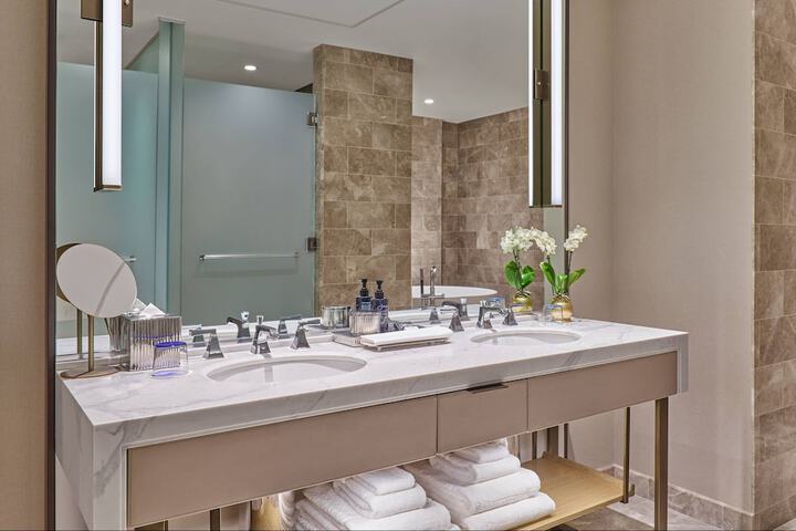 The St. Regis Chicago