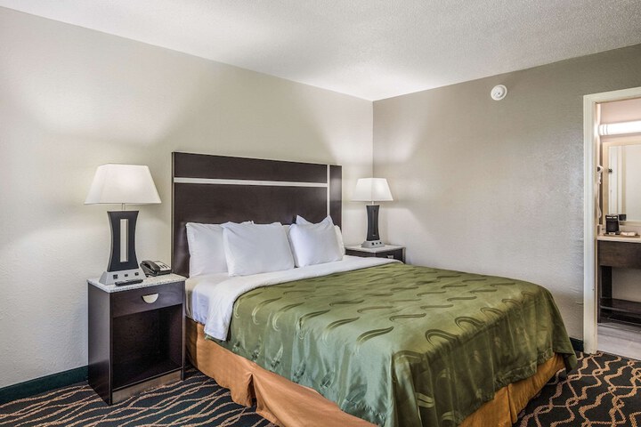 Room 21 of 70