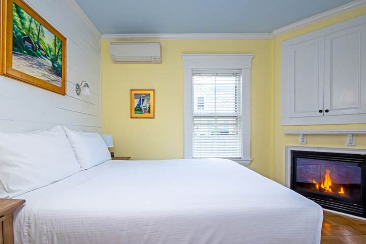 Room 6 of 51