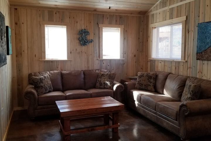 Bluff Gardens Cabins