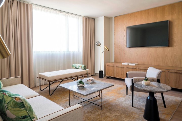 Room 25 of 51