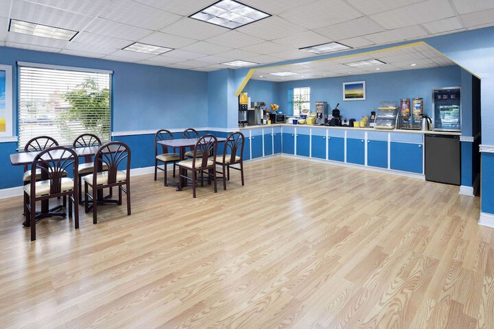 Days Inn by Wyndham Waycross