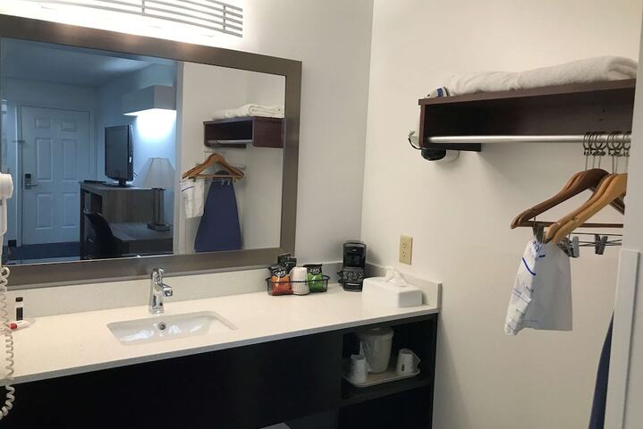 Room 12 of 17