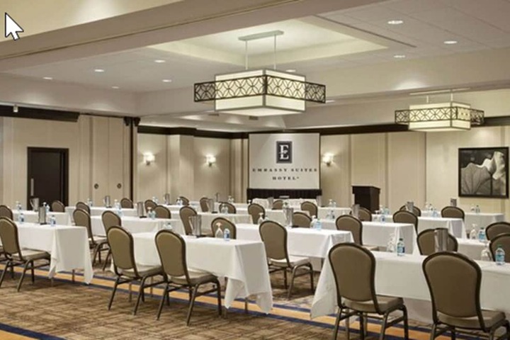 Embassy Suites by Hilton St. Louis Airport