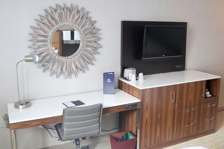 DoubleTree by Hilton Huntington