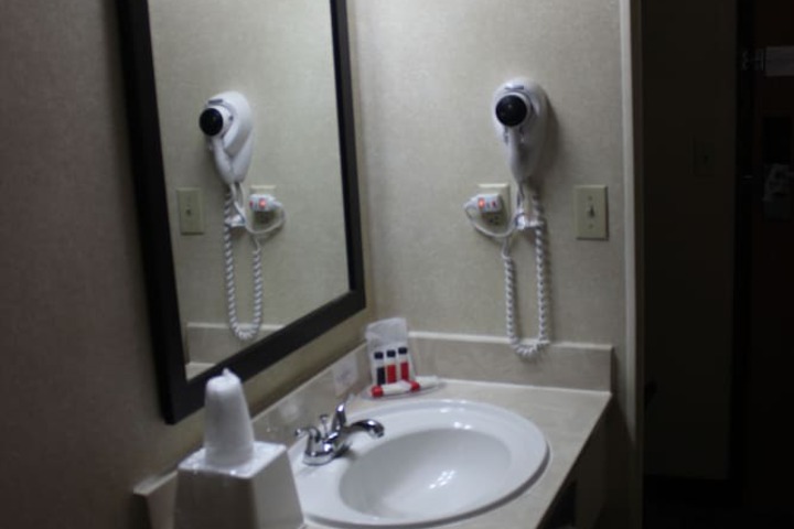Room 22 of 28