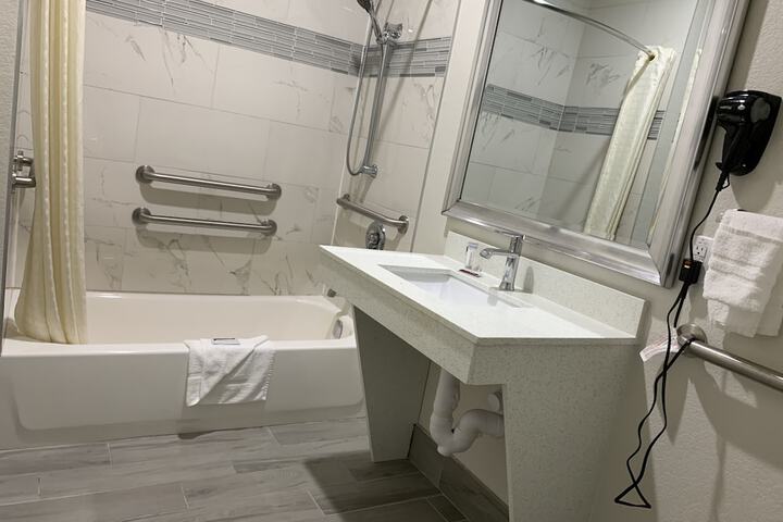Scottish Inn & Suites - IAH Airport