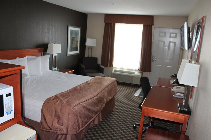 Room 32 of 80