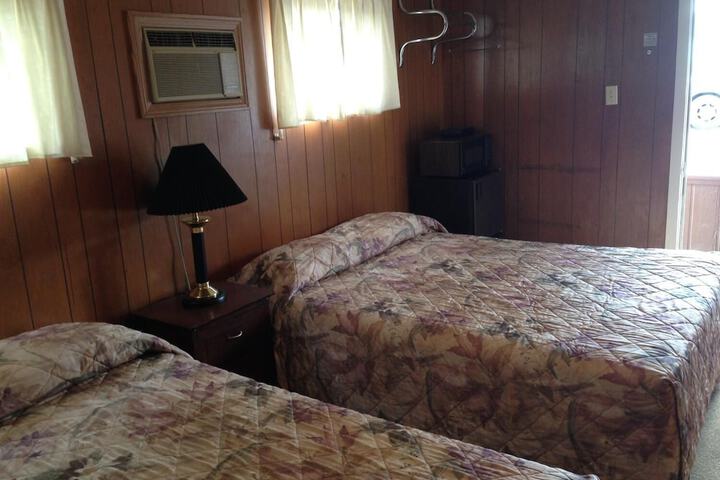 Room 24 of 34