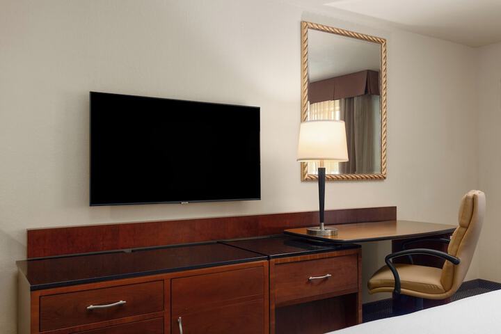 Room 21 of 37