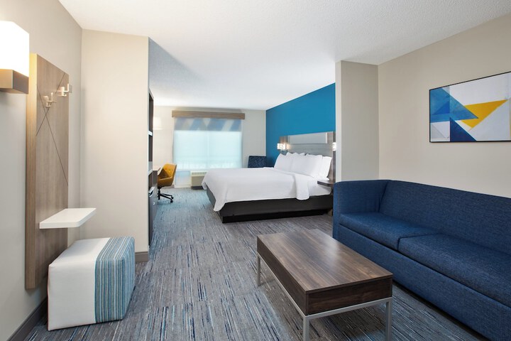 Holiday Inn Express Hotel & Suites Grand Rapids-North by IHG