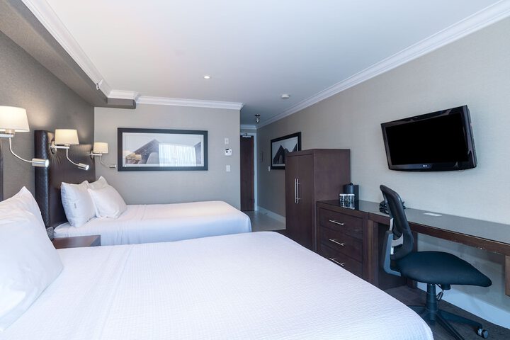 Room 25 of 60