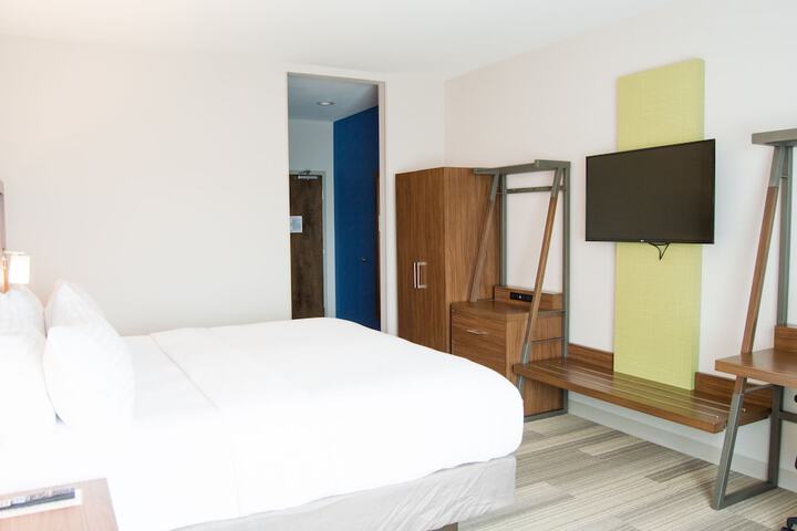 Room 19 of 70