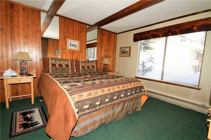 Room 8 of 16