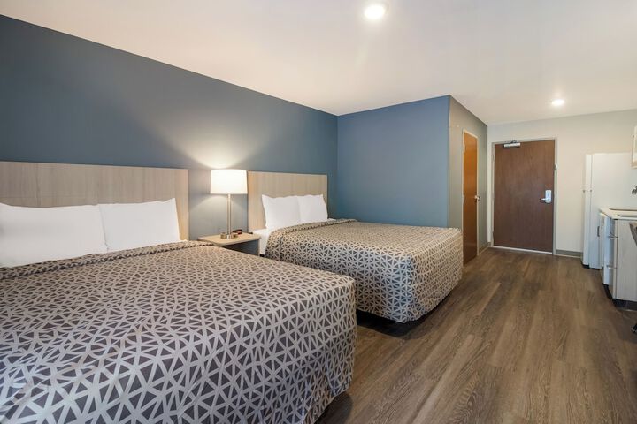 Woodspring Suites East Lansing - University Area