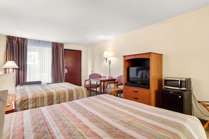 Room 10 of 20