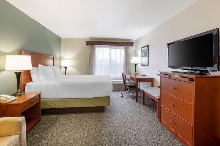 Room 17 of 36