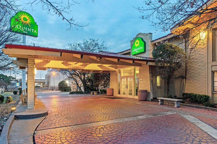 Hotel 4 of 34