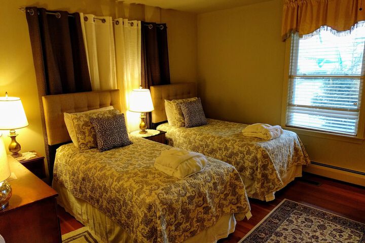 Room 10 of 34