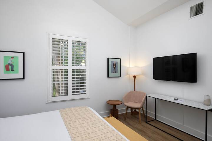 Room 14 of 77