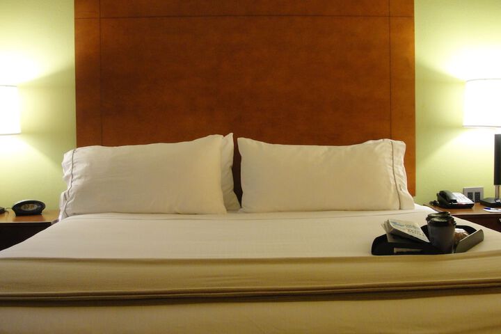 Room 27 of 46