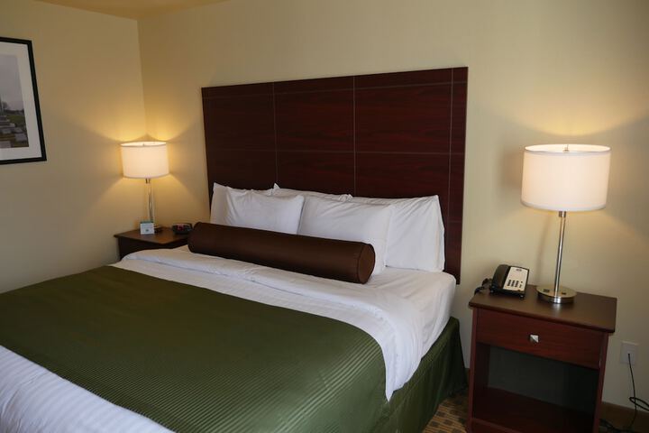 Cobblestone Inn & Suites - Winterset IA