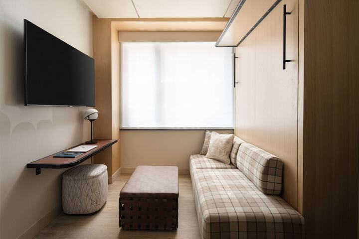 Room 30 of 57