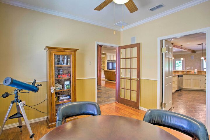 Spacious Stallion Lake Ranch Home w / Patio