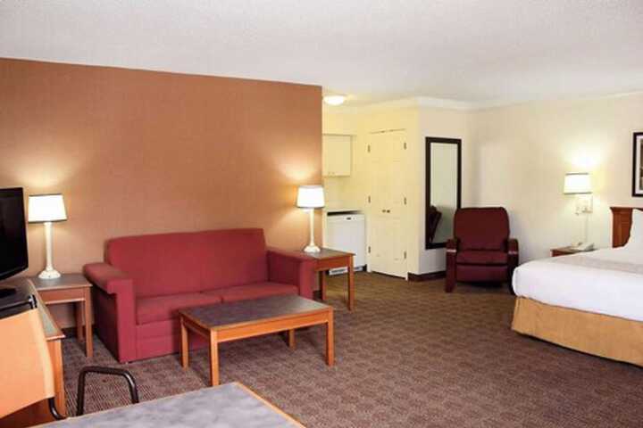 Room 5 of 6