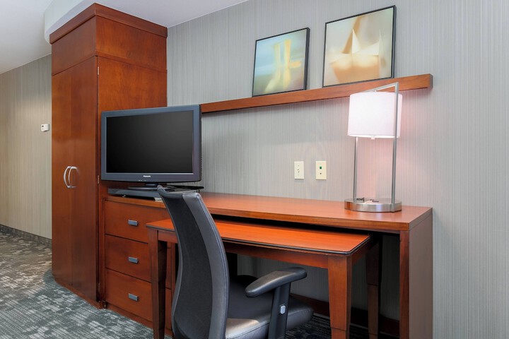 Room 30 of 69