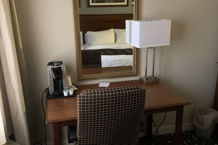 Room 26 of 38